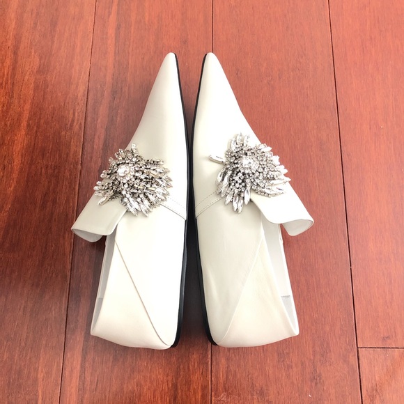 Jil sander Lambskin Convertible pointy mule/  flats with embellished jewelry. - Picture 5 of 17